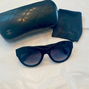 🌟Authentic Chanel Sunglasses 🕶 🌟